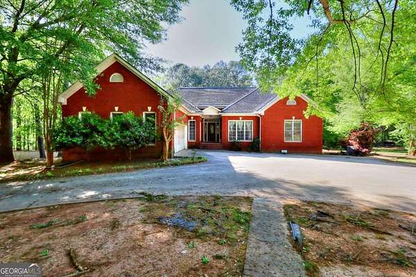 27 Acres of Land with Home for Sale in Covington, Georgia