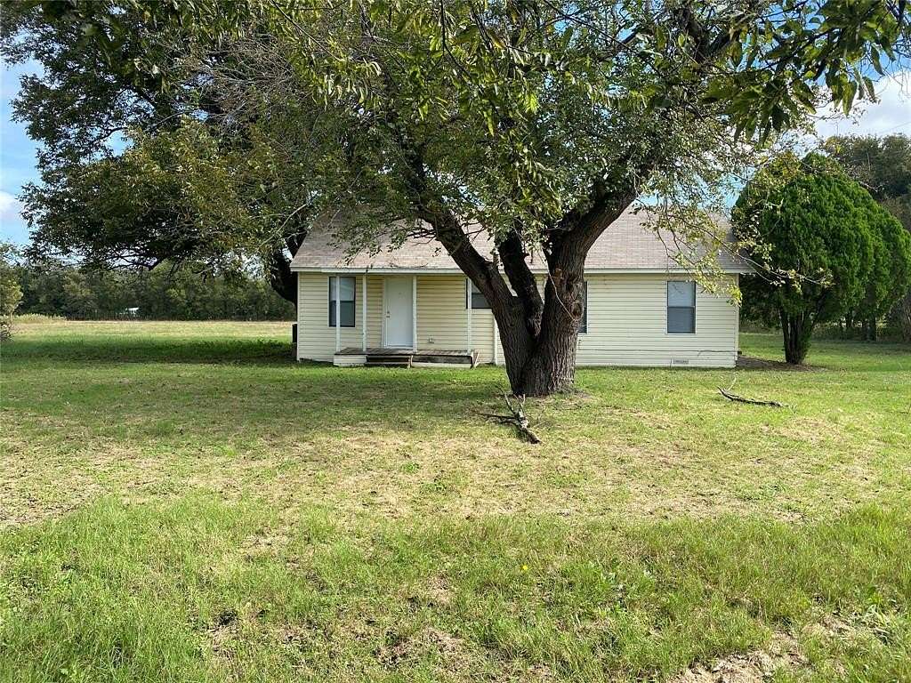 8.72 Acres of Land with Home for Sale in Waco, Texas