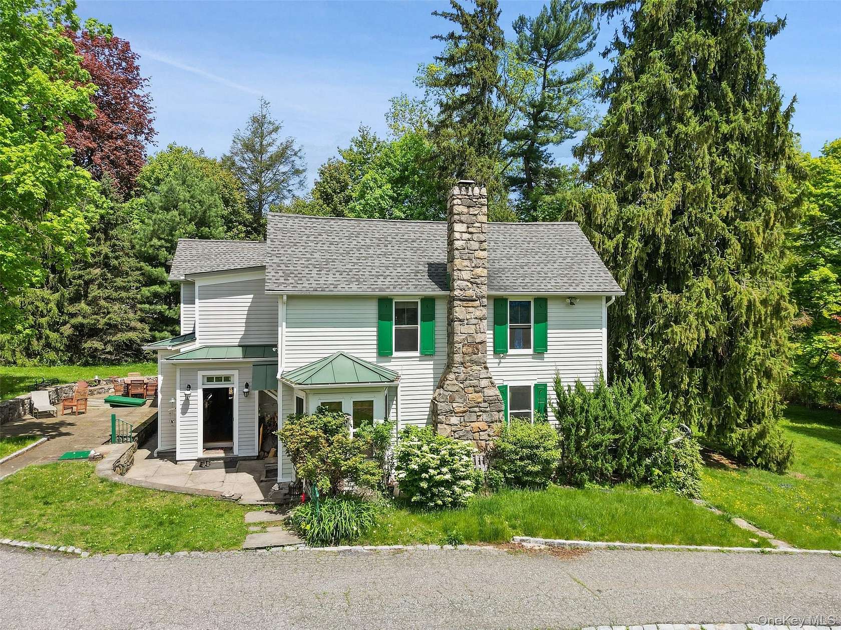 2.46 Acres of Residential Land with Home for Sale in Mahopac, New York