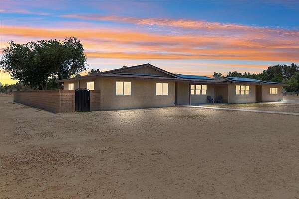 2.57 Acres of Residential Land with Home for Sale in Lancaster, California