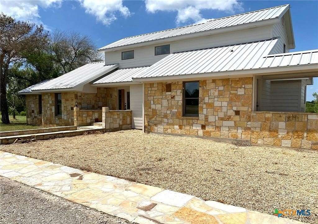 13 Acres of Land with Home for Sale in Moody, Texas