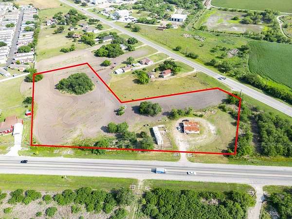 4 Acres of Improved Commercial Land for Sale in Corpus Christi, Texas