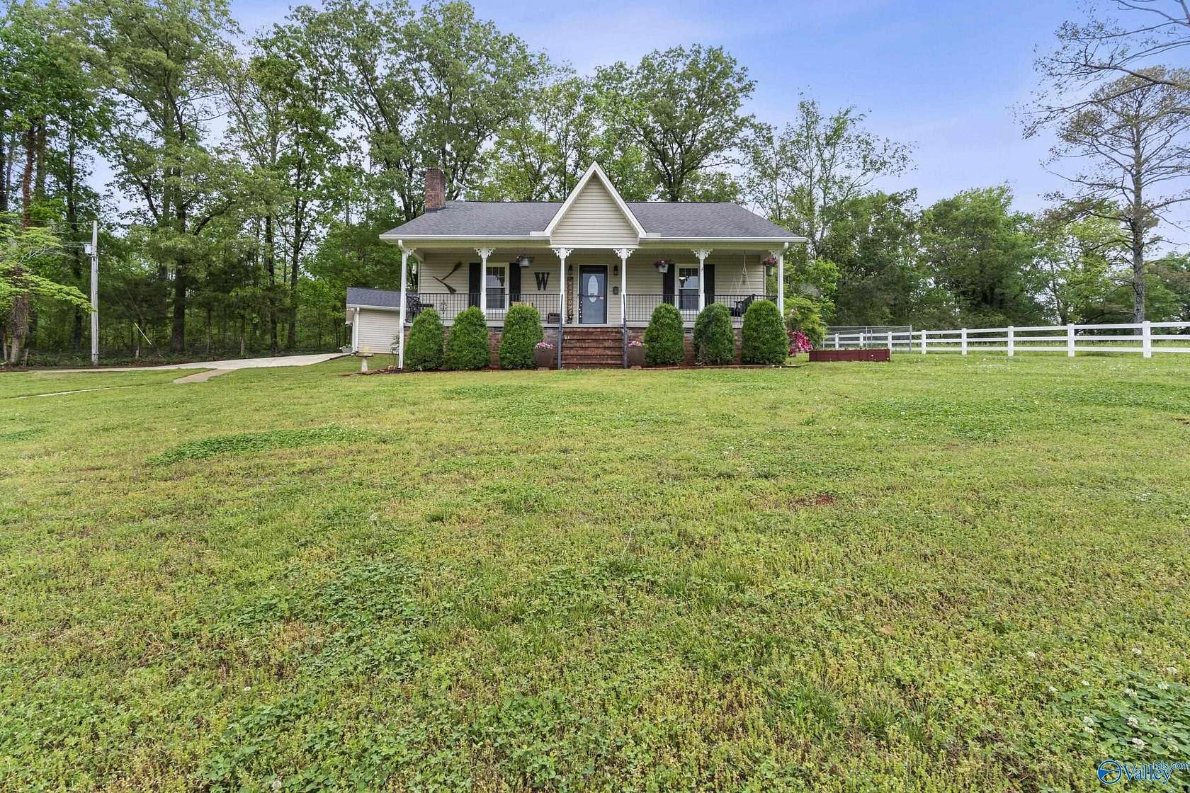 4 Acres of Residential Land with Home for Sale in Hollywood, Alabama