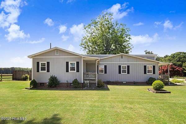 1 Acre of Residential Land with Home for Sale in Dudley, North Carolina