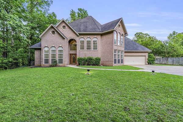 2.8 Acres of Residential Land with Home for Sale in Columbus, Mississippi