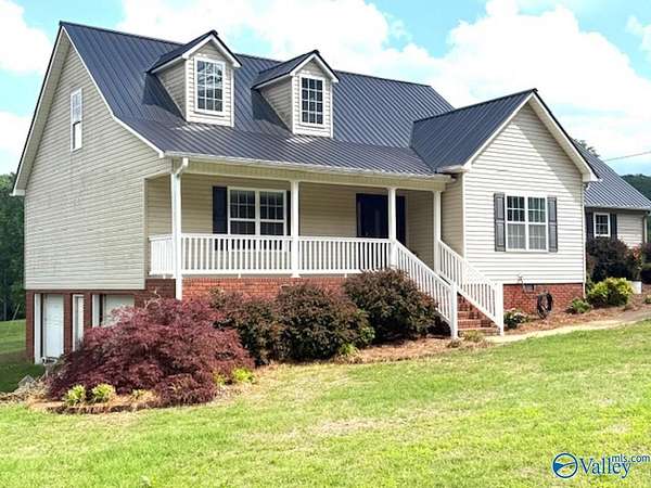 5 Acres of Residential Land with Home for Sale in Boaz, Alabama