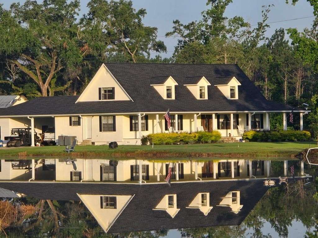 2 Acres of Residential Land with Home for Sale in Lakeland, Georgia