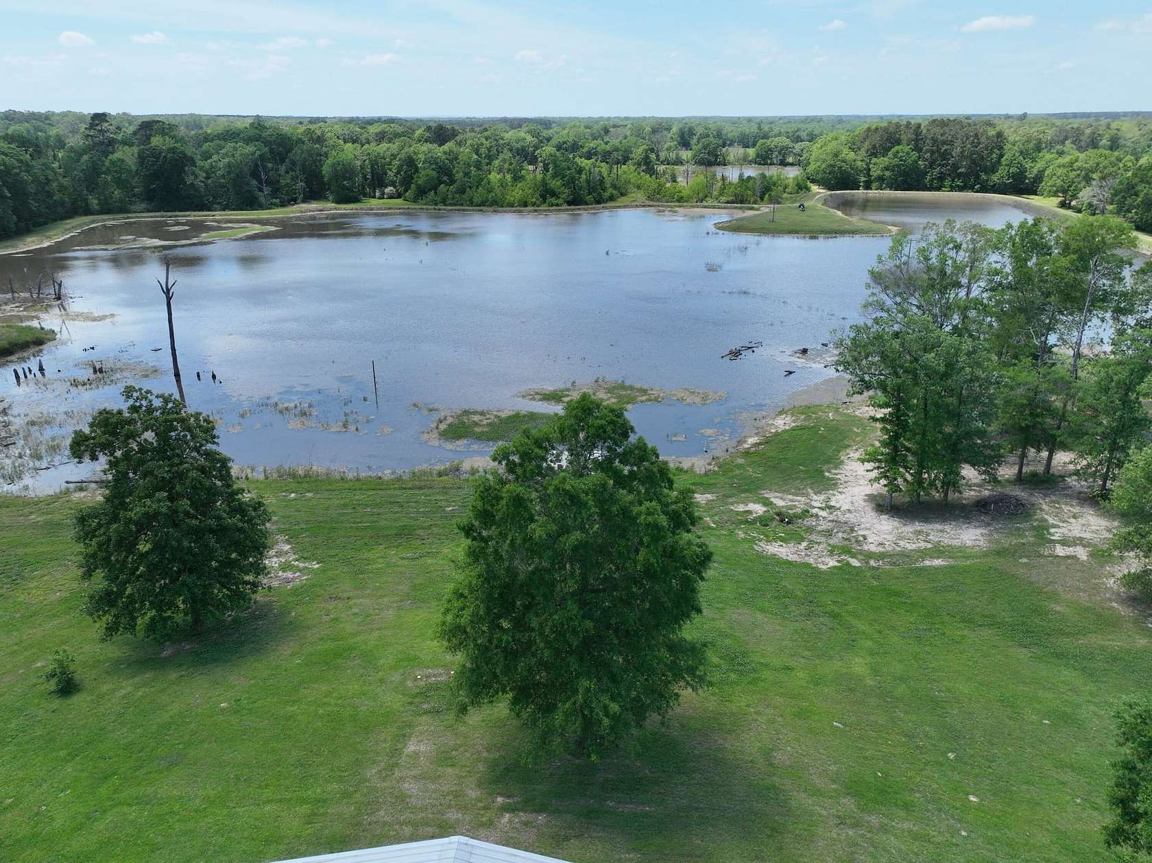 192 Acres of Recreational Land with Home for Sale in Many, Louisiana