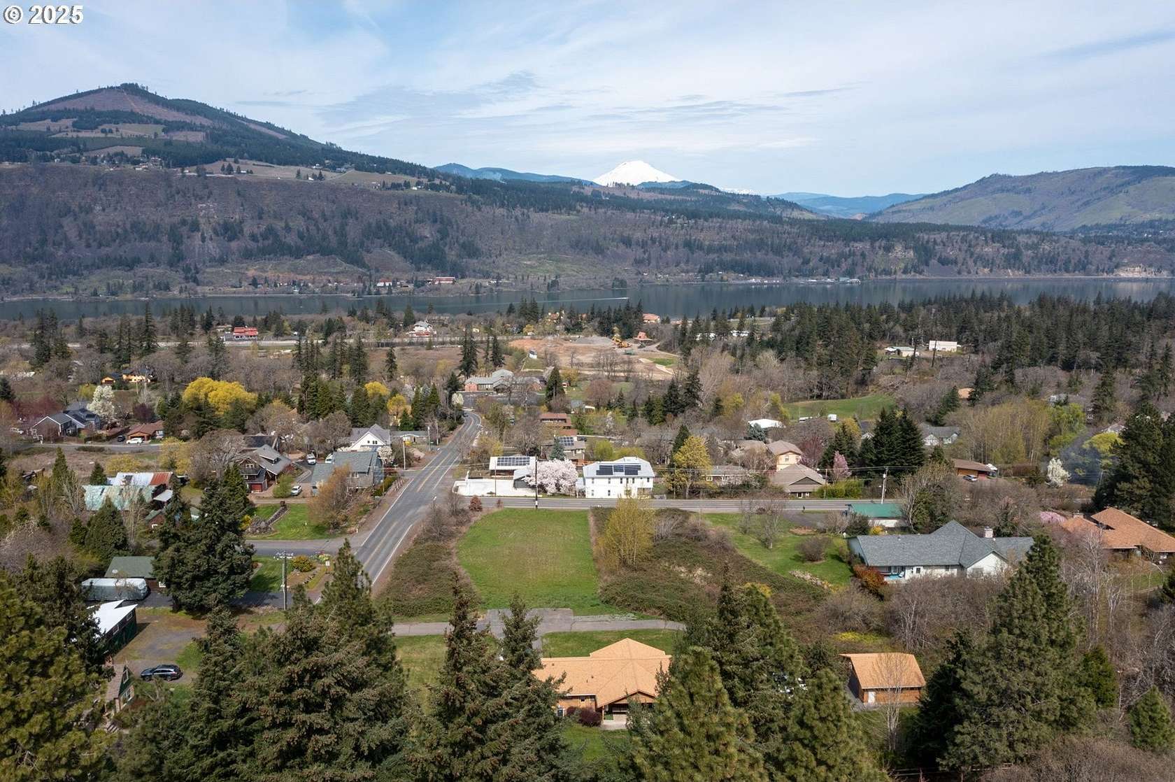 2.57 Acres of Residential Land for Sale in Hood River, Oregon