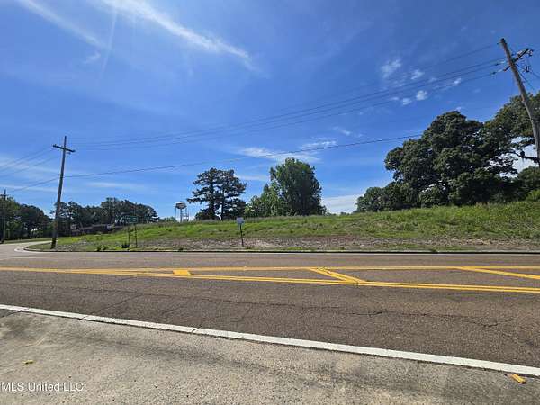 2.6 Acres of Commercial Land for Sale in Walls, Mississippi