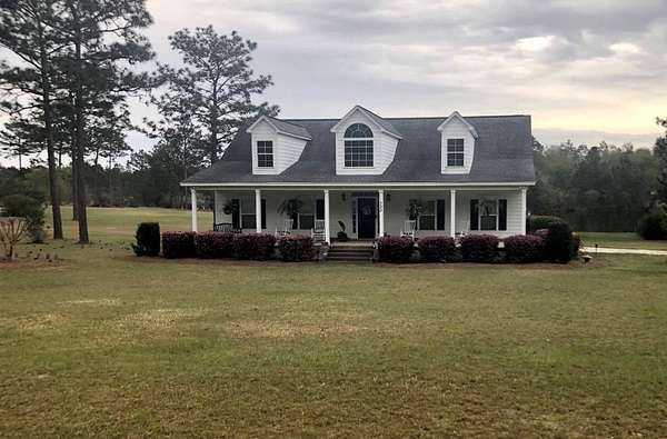 1.86 Acres of Residential Land with Home for Sale in Vidalia, Georgia