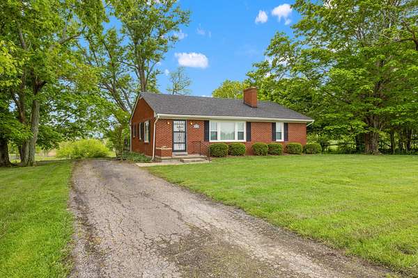 3.23 Acres of Residential Land with Home for Sale in Harrodsburg, Kentucky