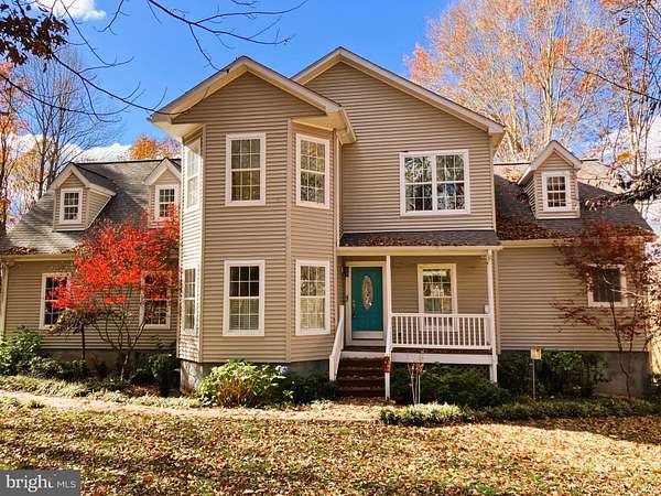 2.52 Acres of Residential Land with Home for Sale in Louisa, Virginia