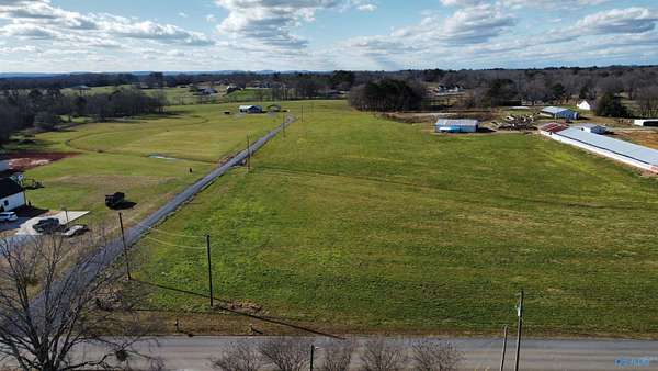 1 Acre of Residential Land for Sale in Hartselle, Alabama