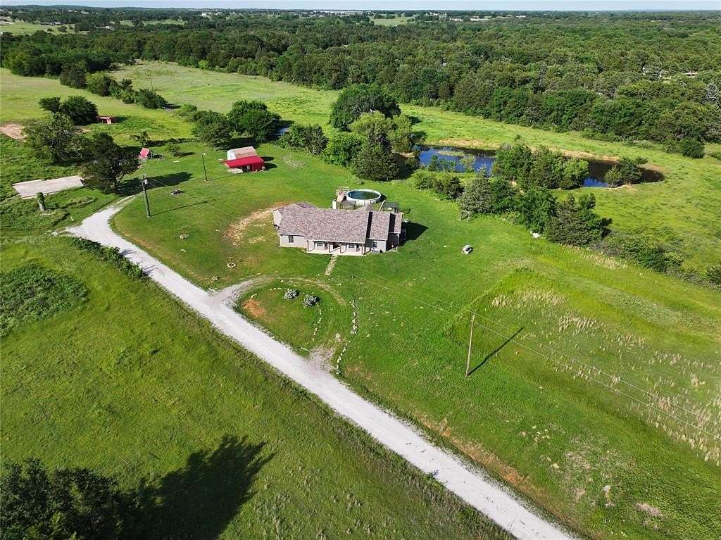 31.5 Acres of Land with Home for Sale in Whitesboro, Texas