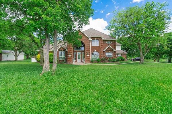 5 Acres of Residential Land with Home for Sale in Ennis, Texas