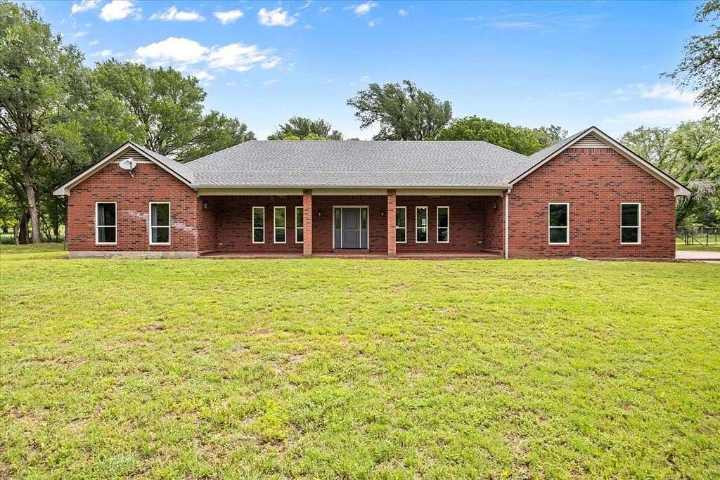 5.67 Acres of Residential Land with Home for Sale in Weatherford, Texas