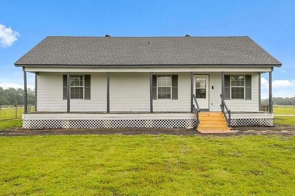 2.45 Acres of Residential Land with Home for Sale in Farmersville, Texas