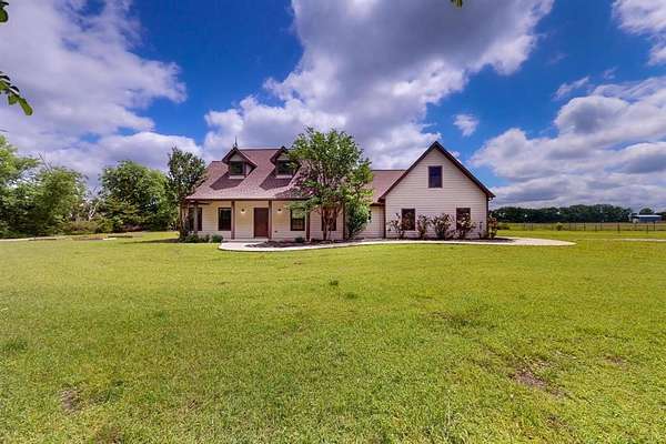 12.3 Acres of Land with Home for Sale in Blue Ridge, Texas