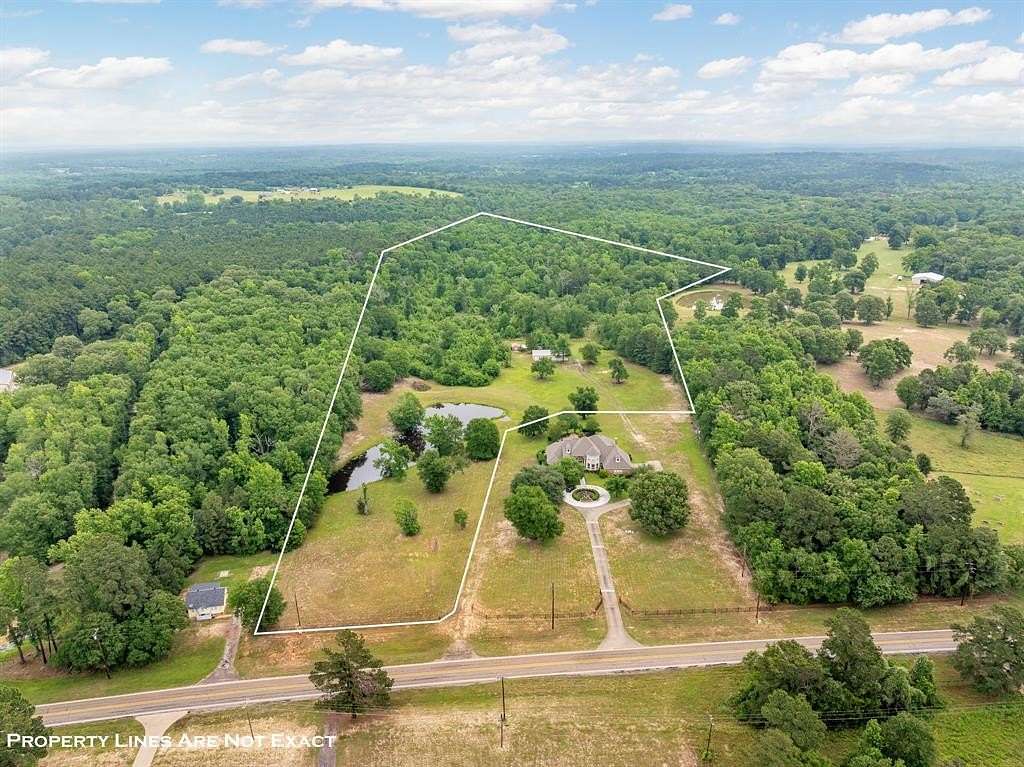 34 Acres of Land with Home for Sale in Palestine, Texas