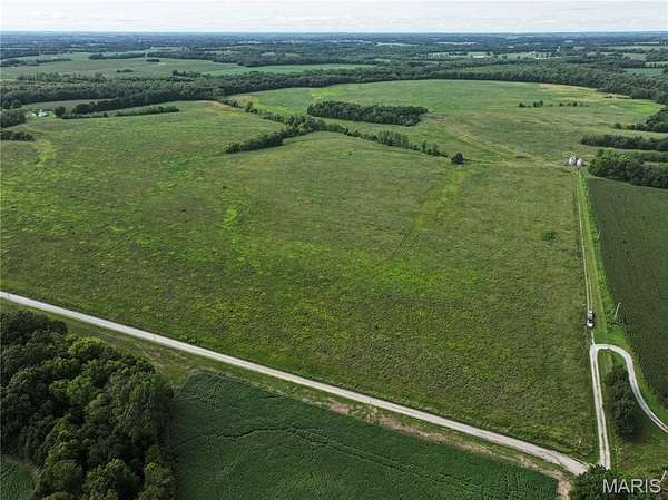 419 Acres of Recreational Land & Farm for Sale in Marshall, Missouri