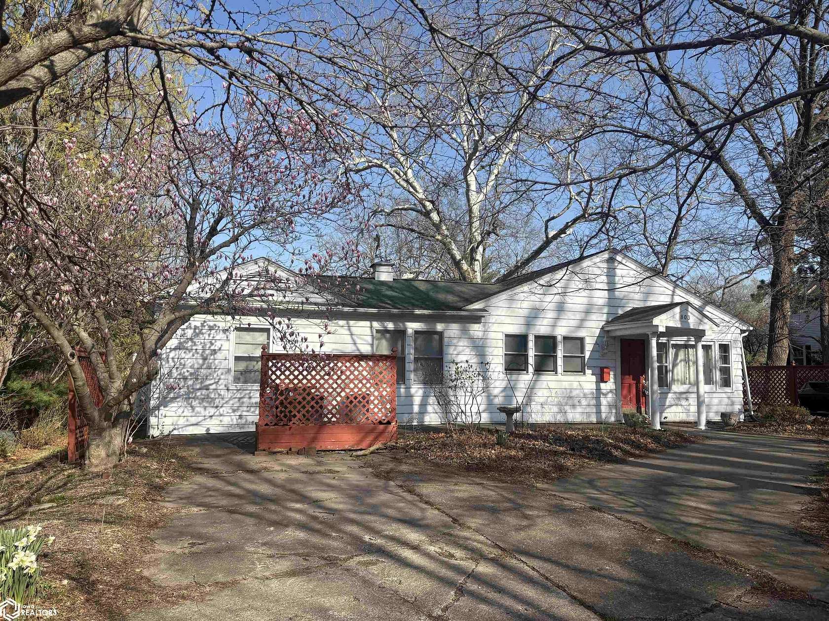 3.56 Acres of Residential Land with Home for Sale in Fairfield, Iowa