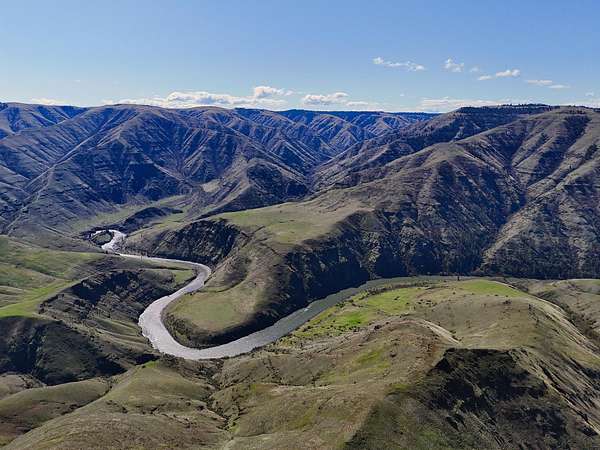 2,643 Acres of Land for Sale in Anatone, Washington