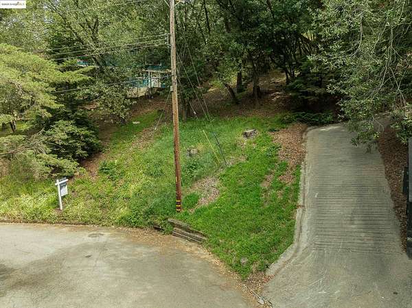 0.15 Acres of Residential Land for Sale in Oakland, California
