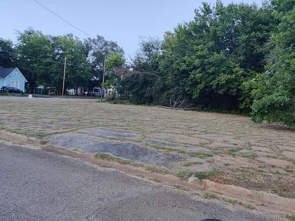 0.25 Acres of Land for Sale in Palestine, Texas