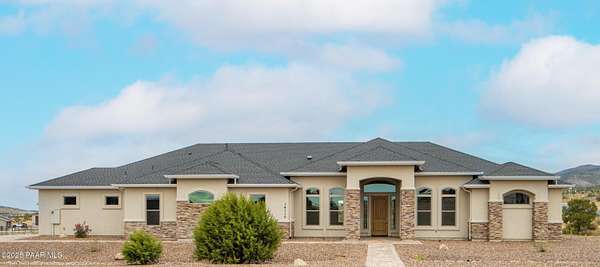 2.33 Acres of Residential Land with Home for Sale in Prescott Valley, Arizona