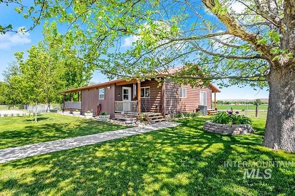 3.83 Acres of Residential Land with Home for Sale in New Plymouth, Idaho