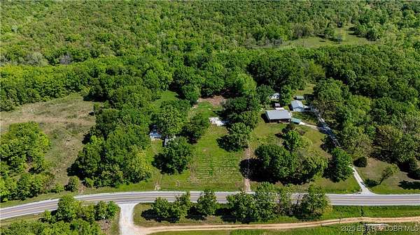 2.5 Acres of Residential Land for Sale in Edwards, Missouri