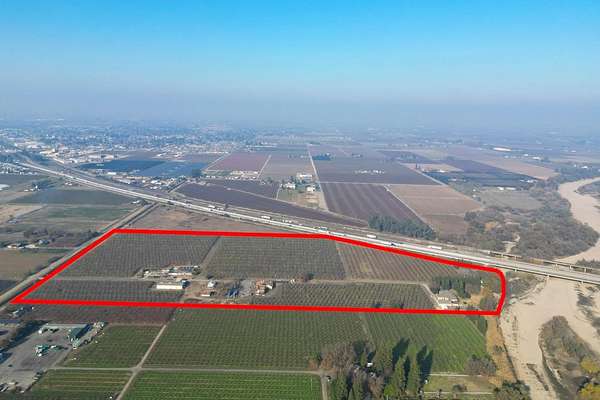 35.6 Acres of Land with Home for Sale in Kingsburg, California