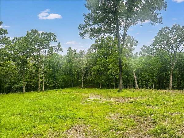 10 Acres of Recreational Land for Sale in Warsaw, Missouri