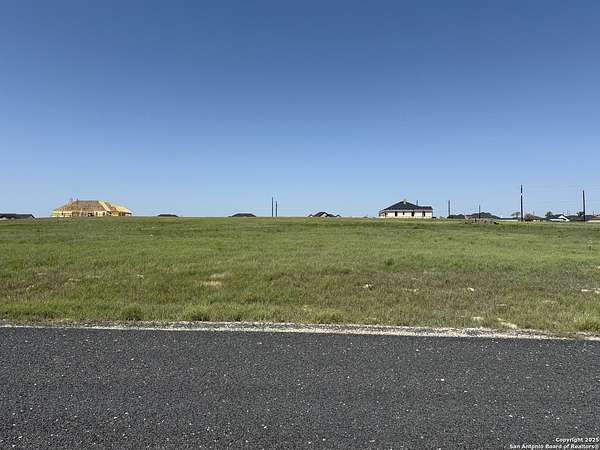 1 Acre of Residential Land for Sale in La Vernia, Texas