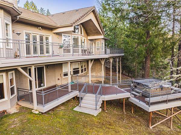 7.69 Acres of Residential Land with Home for Sale in Rogue River, Oregon