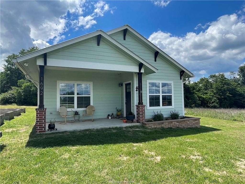 13 Acres of Land with Home for Sale in Franklin, Texas