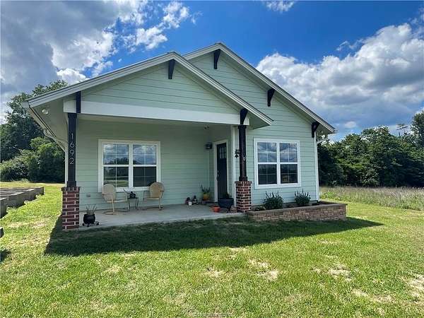 13 Acres of Land with Home for Sale in Franklin, Texas