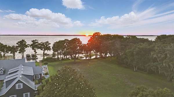 1 Acre of Residential Land for Sale in Tavares, Florida