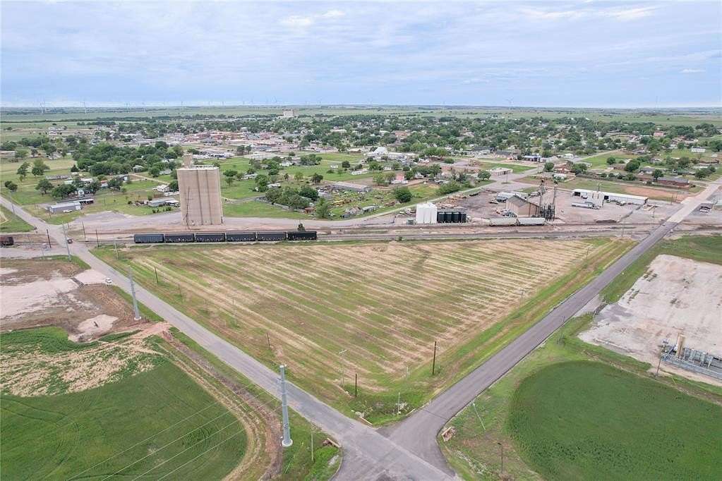 6.64 Acres of Mixed-Use Land for Sale in Thomas, Oklahoma
