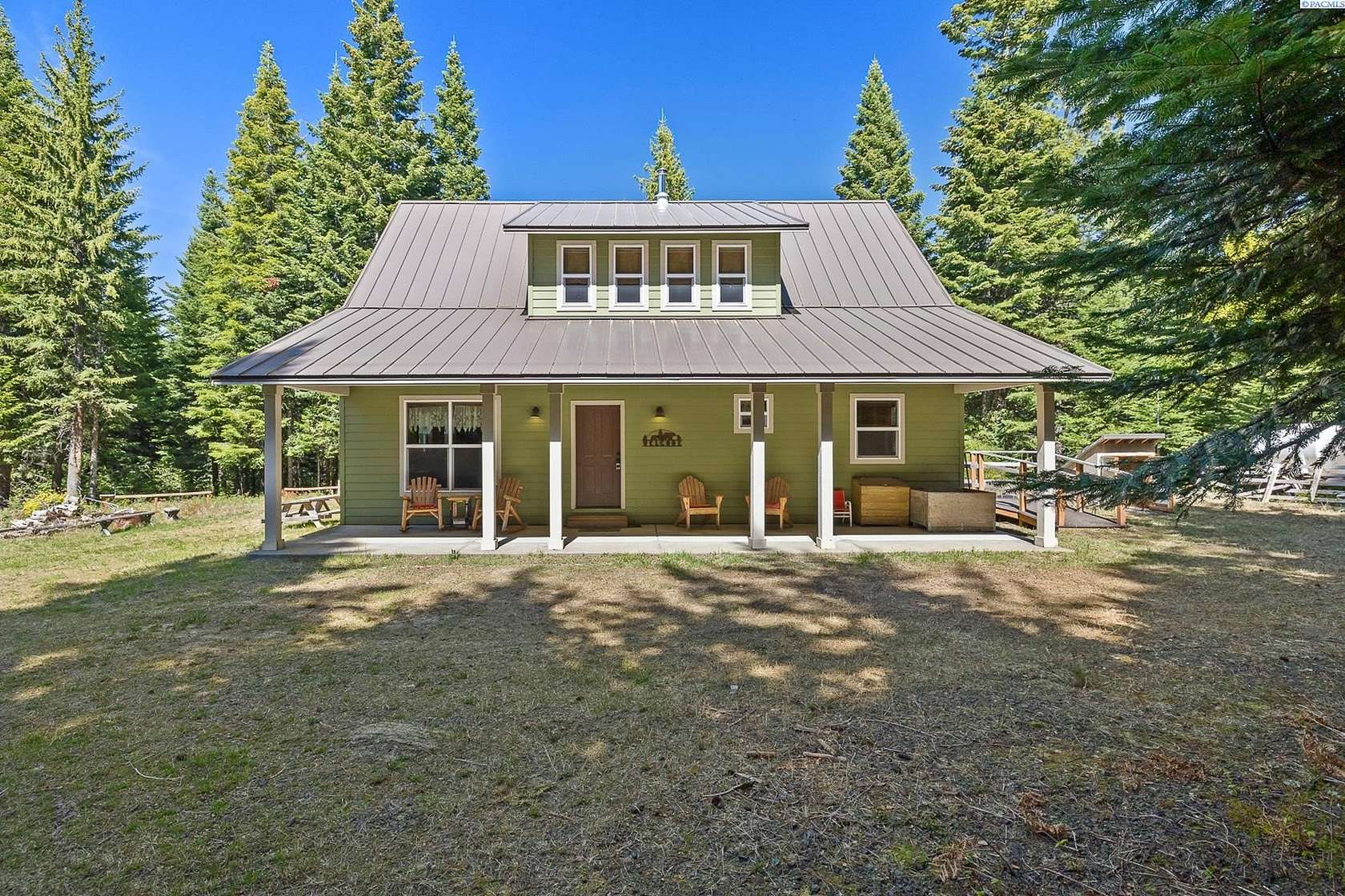 41.4 Acres of Recreational Land with Home for Sale in Waitsburg, Washington
