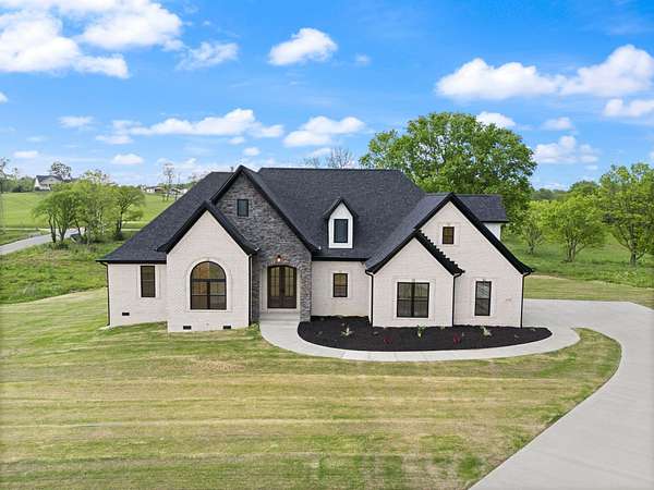 2.54 Acres of Residential Land with Home for Sale in Winchester, Kentucky