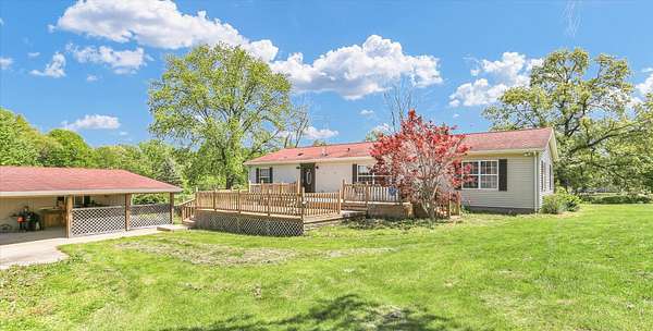 2 Acres of Residential Land with Home for Sale in Hindsboro, Illinois