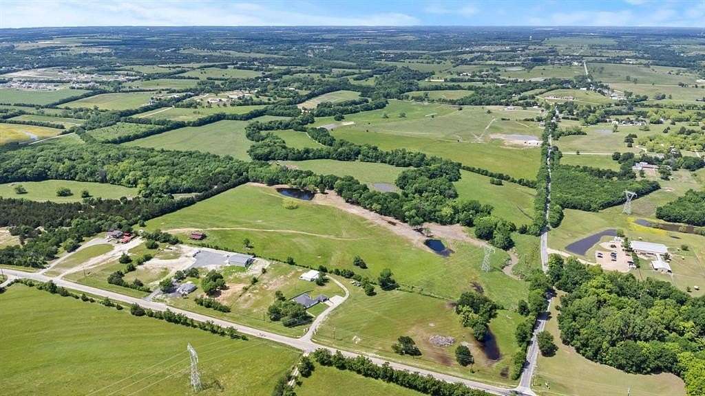 23 Acres of Recreational Land & Farm for Sale in Van Alstyne, Texas