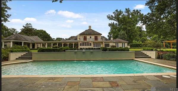 5.38 Acres of Land with Home for Sale in Baton Rouge, Louisiana