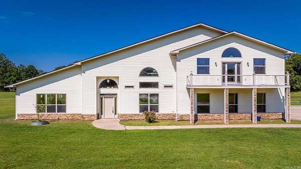 4 Acres of Residential Land with Home for Sale in Jacksonville, Arkansas