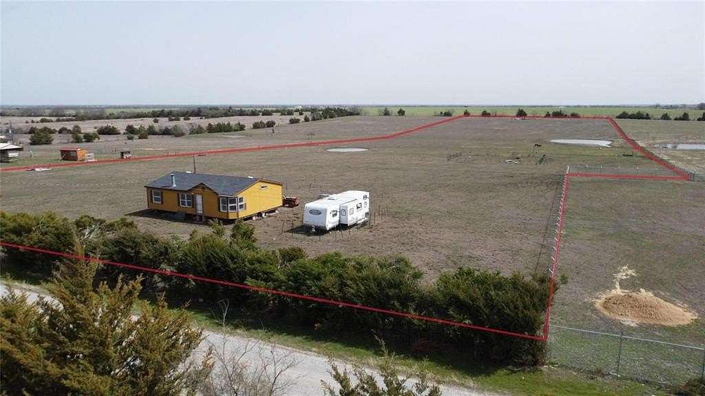 13 Acres of Land for Sale in Celeste, Texas