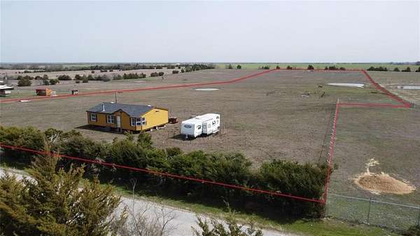 13 Acres of Land for Sale in Celeste, Texas