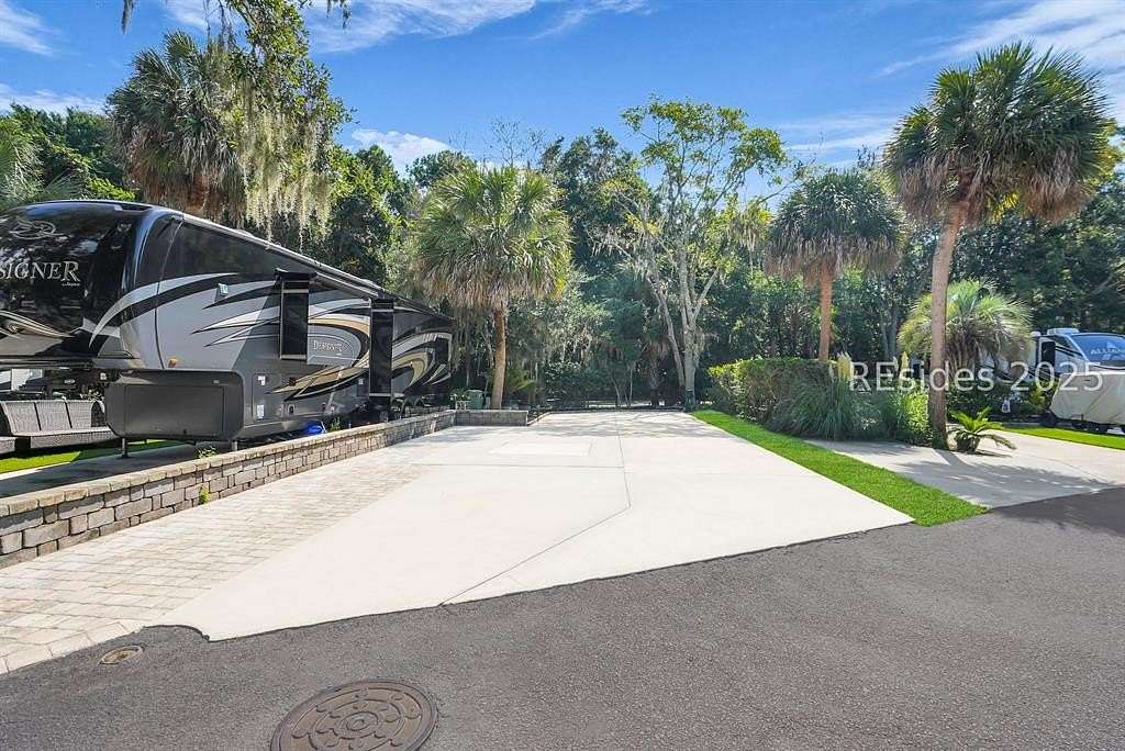 Land for Sale in Hilton Head Island, South Carolina