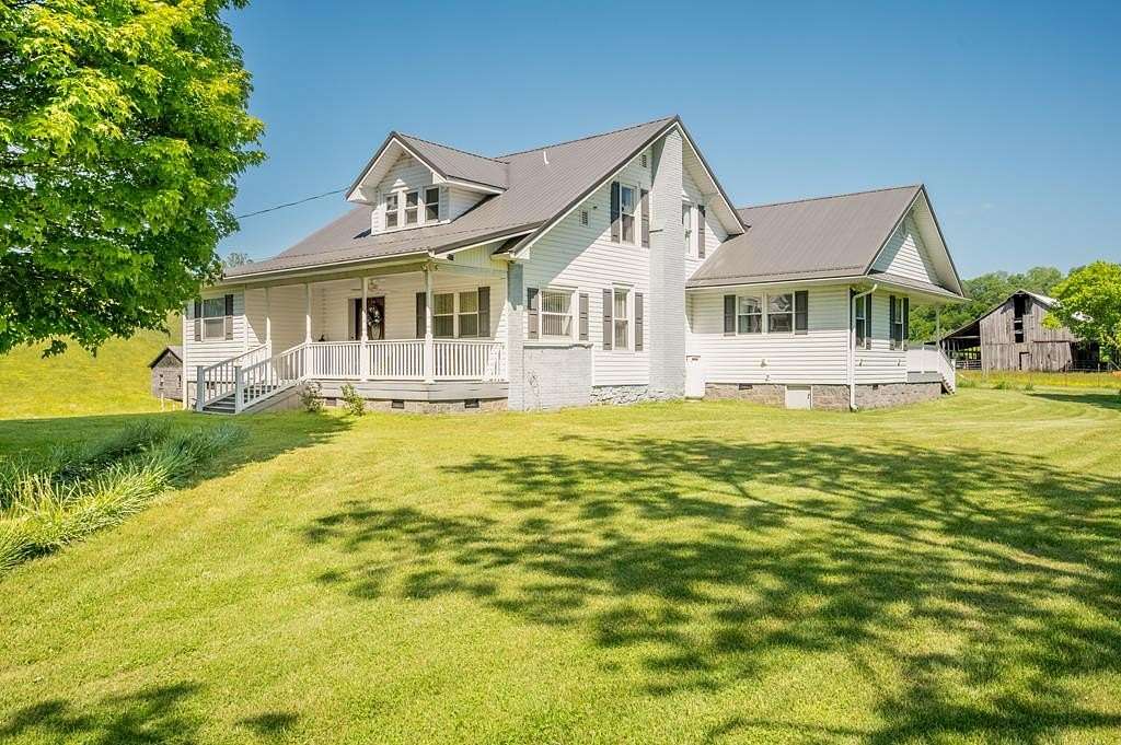 224 Acres of Agricultural Land with Home for Sale in Castlewood, Virginia